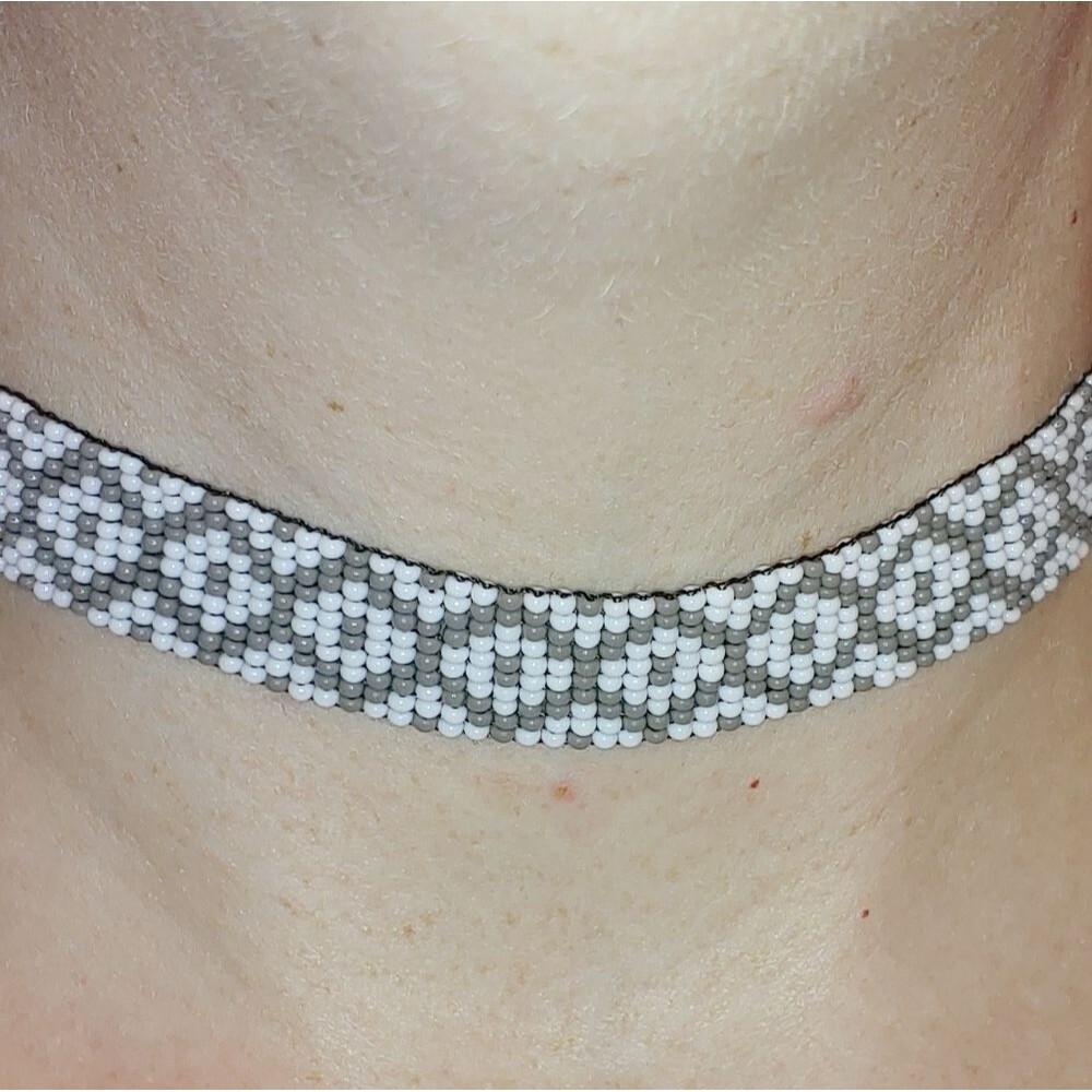 Loom Beaded Choker Necklace White w/ Gray